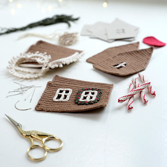 Classic Gingerbread House - Crochet kit